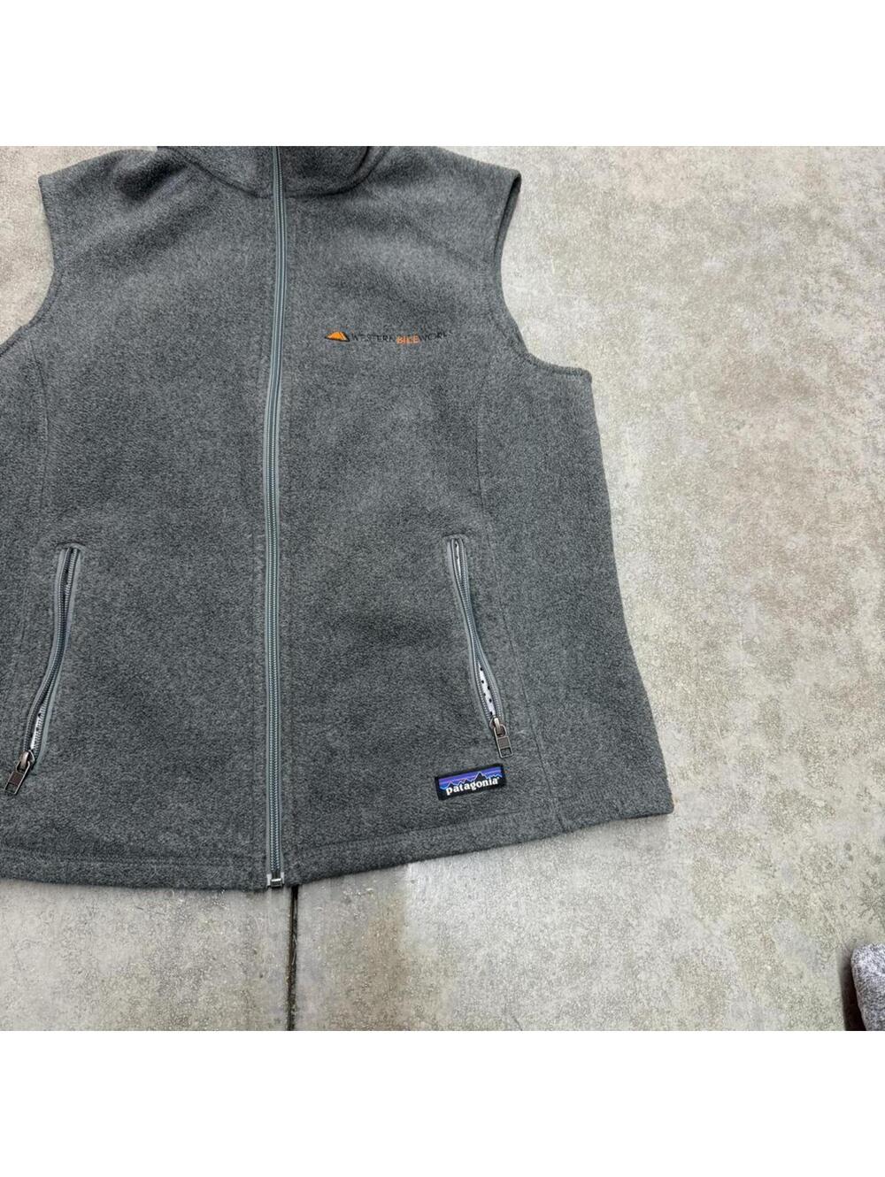 vintage patagonia synchilla dark grey full zip fleece vest size large WOMENS - Picture 2 of 4